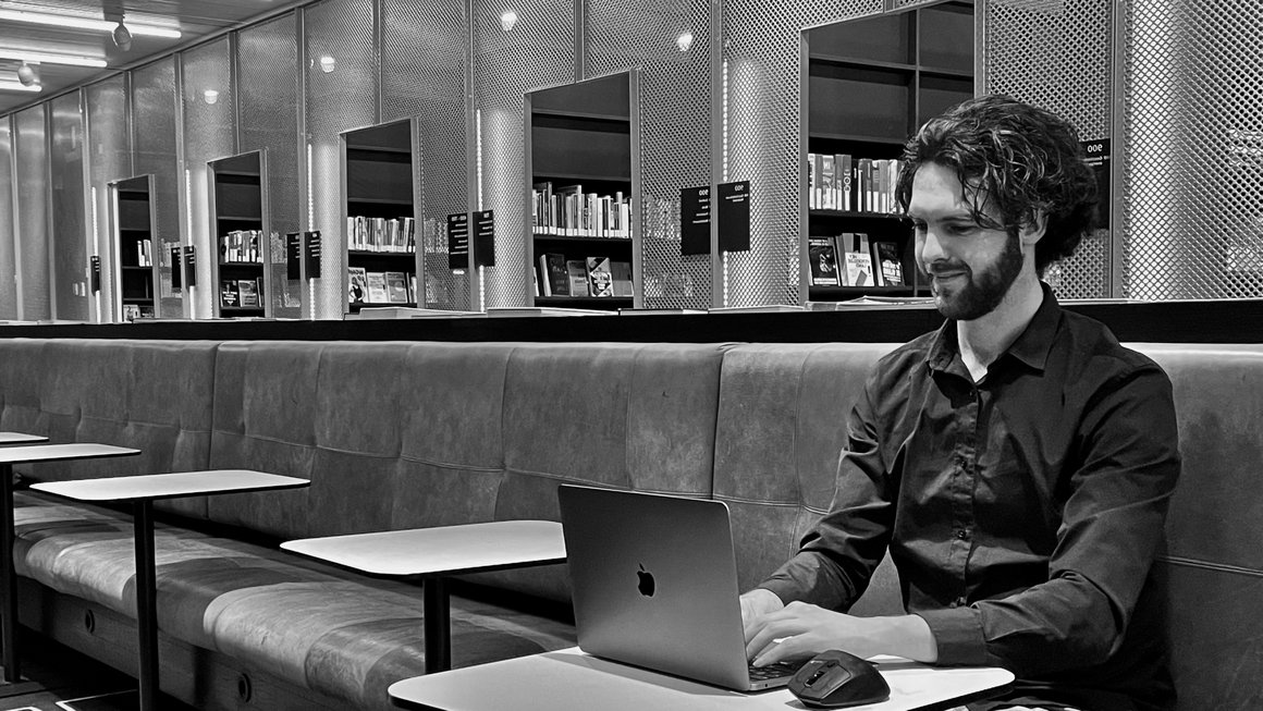 Tsjerk working on his laptop